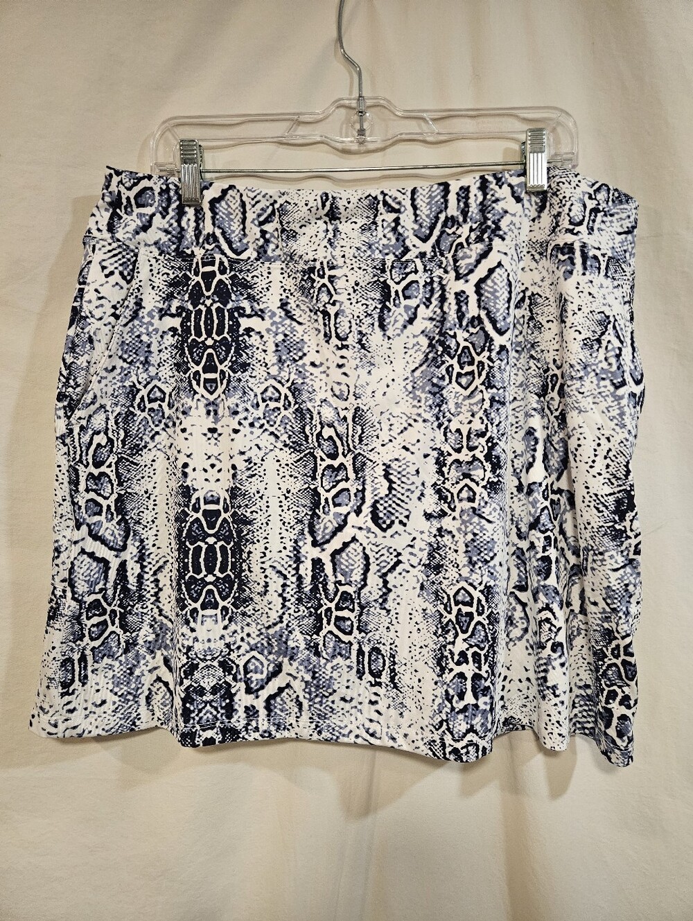🤍 Tail White and Blue Snake-Print Skort